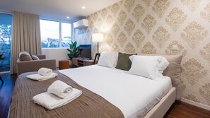 Bügeleisen/Bügelbrett, kostenloses WLAN, Bettwäsche