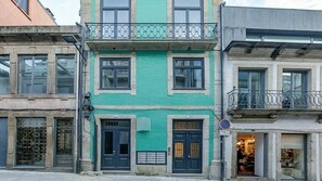 Exterior detail - Central Studio w/ Pool & Patio by LovelyStay (Porto)