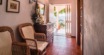 Quinta da Vela - Four Bedroom House, Sleeps 8