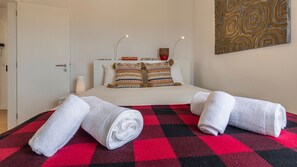 3 dormitorios, tabla de planchar con plancha, wifi gratis y ropa de cama