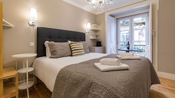 Free WiFi, bed sheets