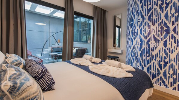 2 bedrooms, iron/ironing board, free WiFi, bed sheets - Modern and Colourful Flat in Graça by LovelyStay (Lisboa)