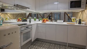Fridge, microwave, oven, stovetop