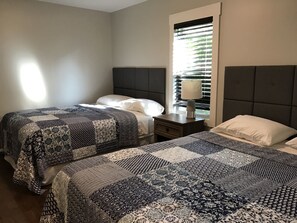 4 bedrooms, free WiFi, bed sheets