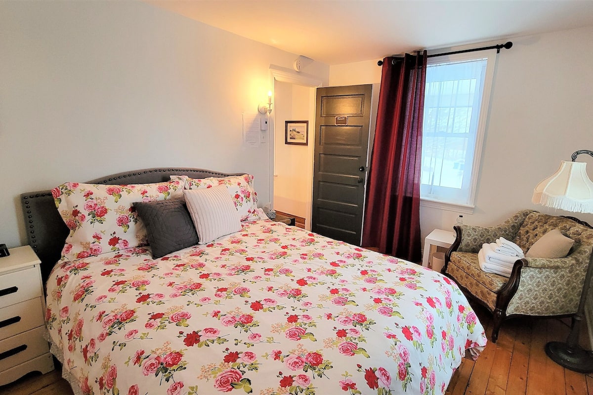 Comfort Room | Hypo-allergenic bedding, free WiFi
