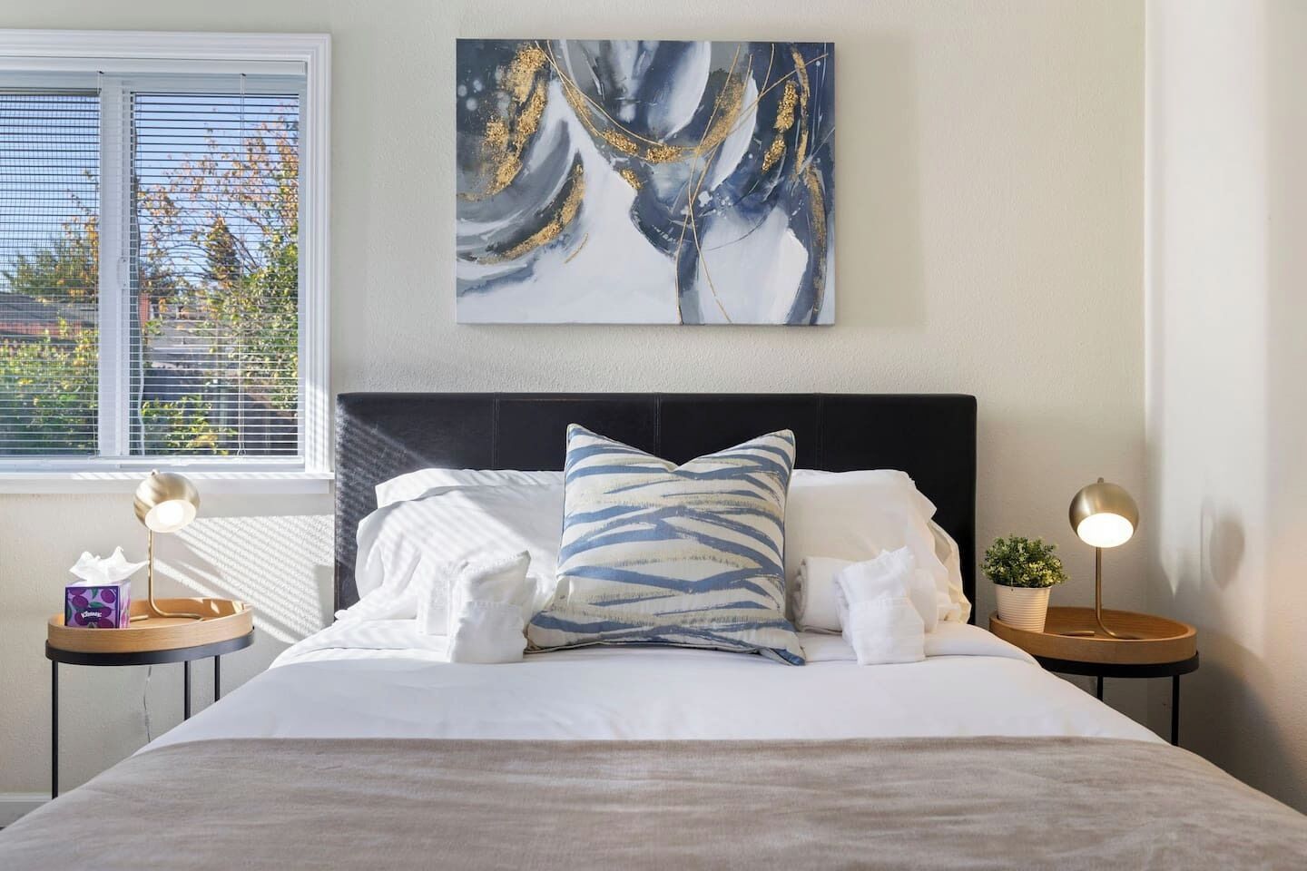 3 soverom, strykejern/-brett, wi-fi og sengetøy