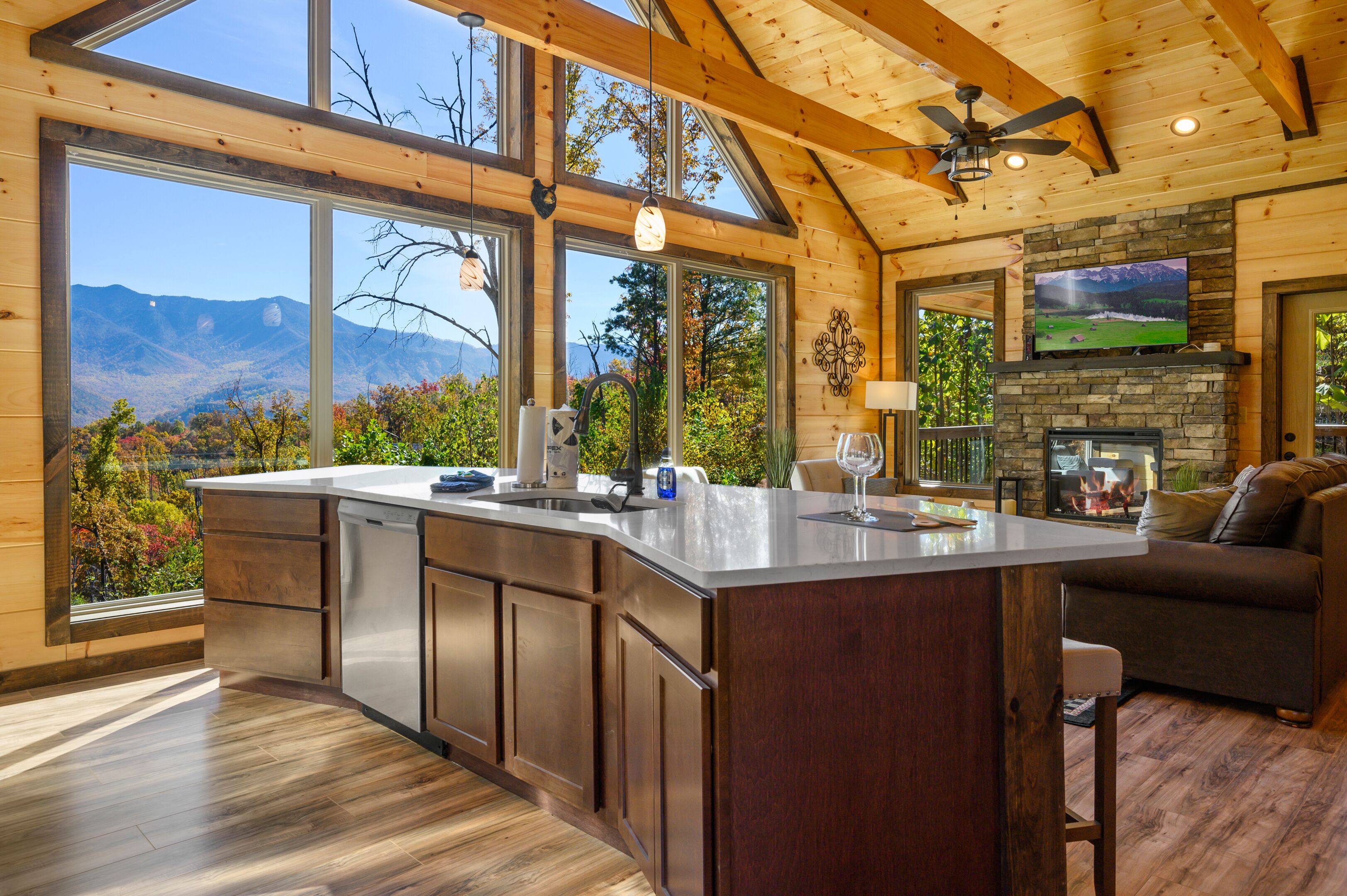 Price Cut!|Summer Pool|Mtn Views|HotTub|Pool Table