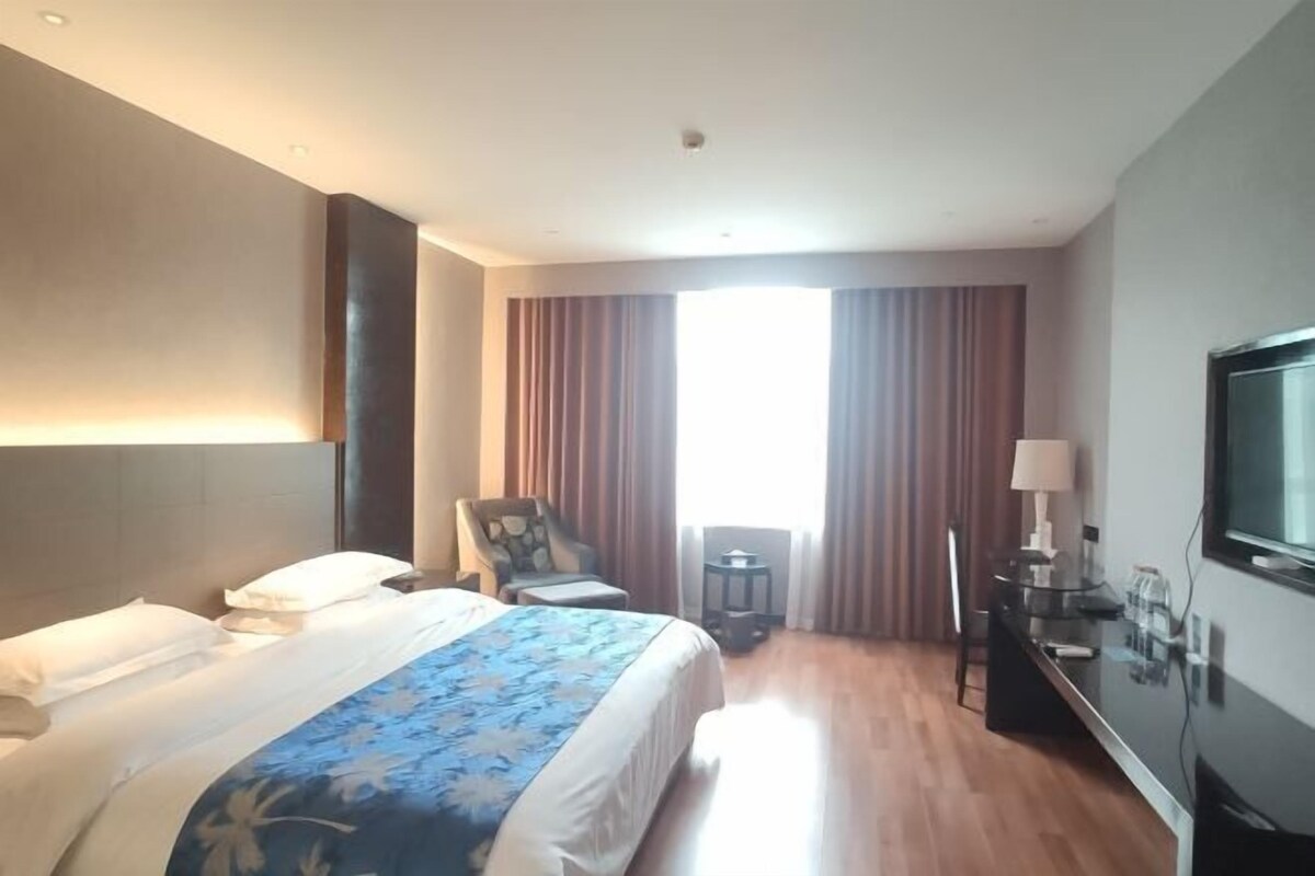 책상, 암막 커튼, 다리미/다리미판, 각각 다른 스타일의 인테리어