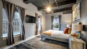 6 bedrooms, iron/ironing board, WiFi, bed sheets