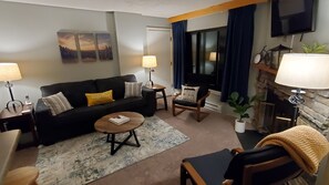 Televisión y chimenea 