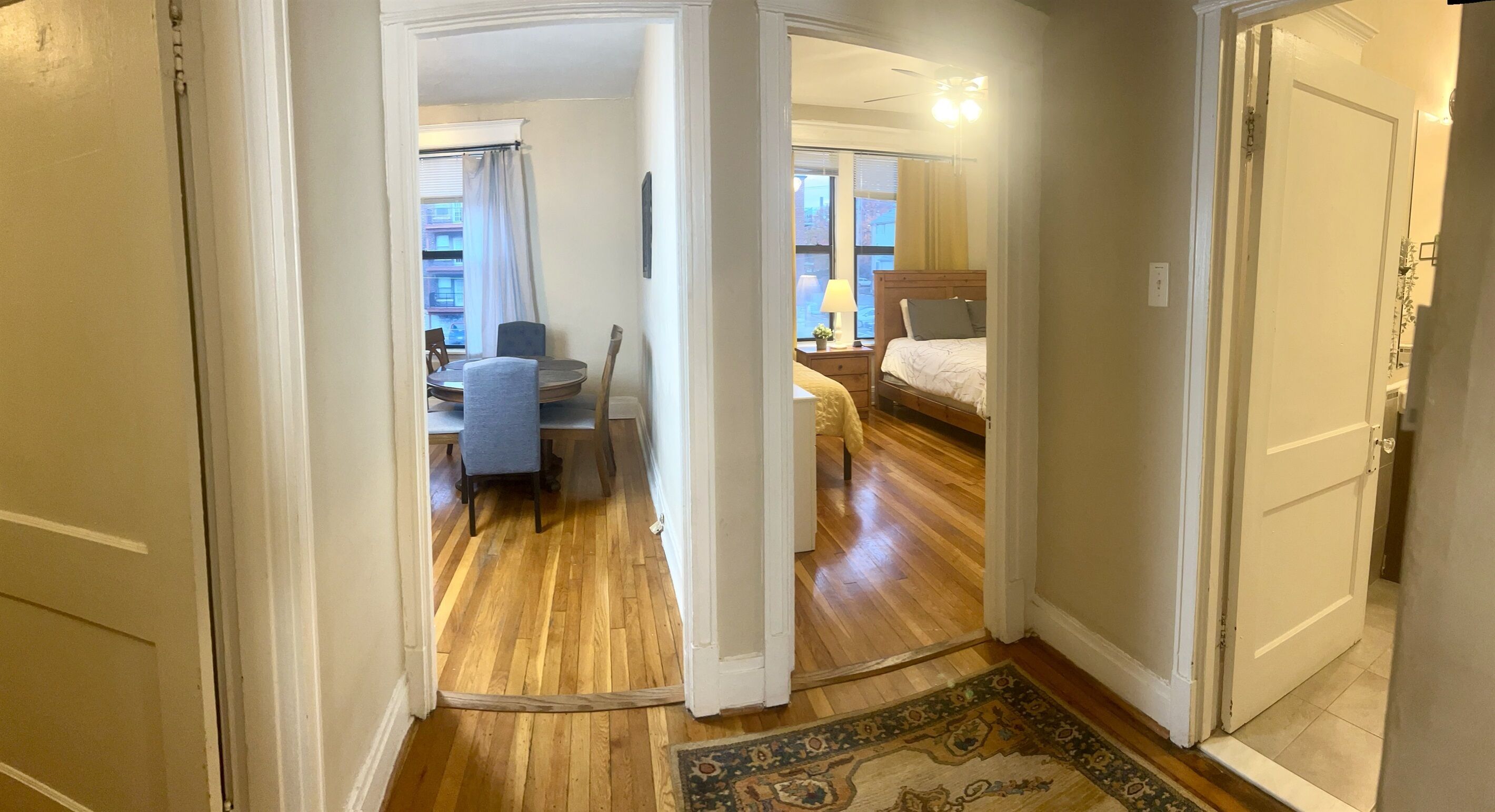 2 habitaciones, tabla de planchar con plancha y cuna de viaje 