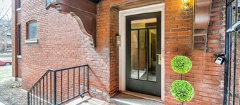 Cozy Suite with King + Queen beds- Steps to MetroLink + Off-Street Parking