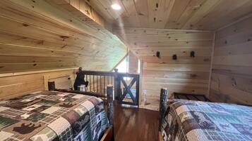 2 bedrooms, iron/ironing board, WiFi (free), bed sheets