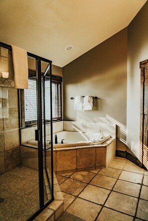 Combined shower/bathtub