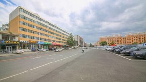 Free self parking - Jinjiang Inn (Ulanqab Jining Railway Station Xingfu Road) (Ulanqab)
