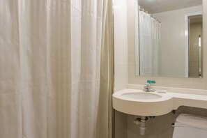 Bathroom - Jinjiang Inn (Ulanqab Jining Railway Station Xingfu Road) (Ulanqab)