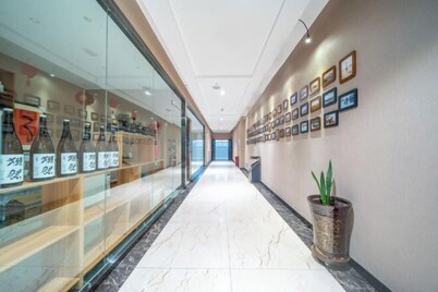 Lingyu International Boutique Hotel