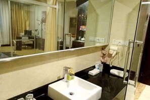 Bathroom - Xunfa Hotel (Huian County Government Gymnasium Branch) (Hui'an)