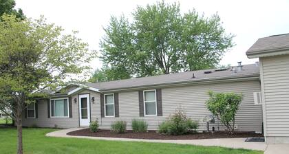 Come relax in this beautiful 3 bedroom house with lots of space! cozy & peaceful