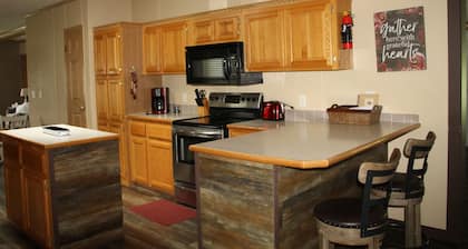 Come relax in this beautiful 3 bedroom house with lots of space! cozy & peaceful