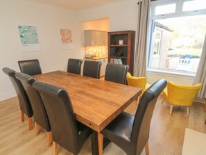 Cottage | Private kitchen | Fridge, dishwasher, electric kettle, toaster - Ribblesdale Cottage (Settle)