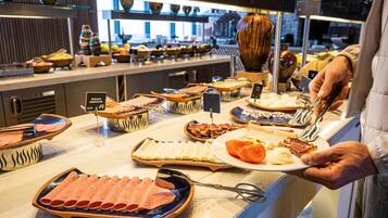Dagelijks ontbijtbuffet (EUR 20 per persoon)