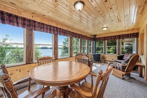 Interior - Private Lake / Sleeps 13 / Dogs Welcome / FREE Nearby Resort Amenities Included (Bigfork)