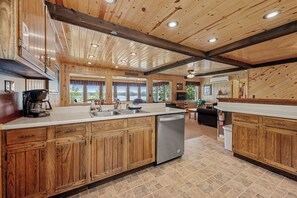 Fridge, microwave, oven, stovetop - Private Lake / Sleeps 13 / Dogs Welcome / FREE Nearby Resort Amenities Included (Bigfork)