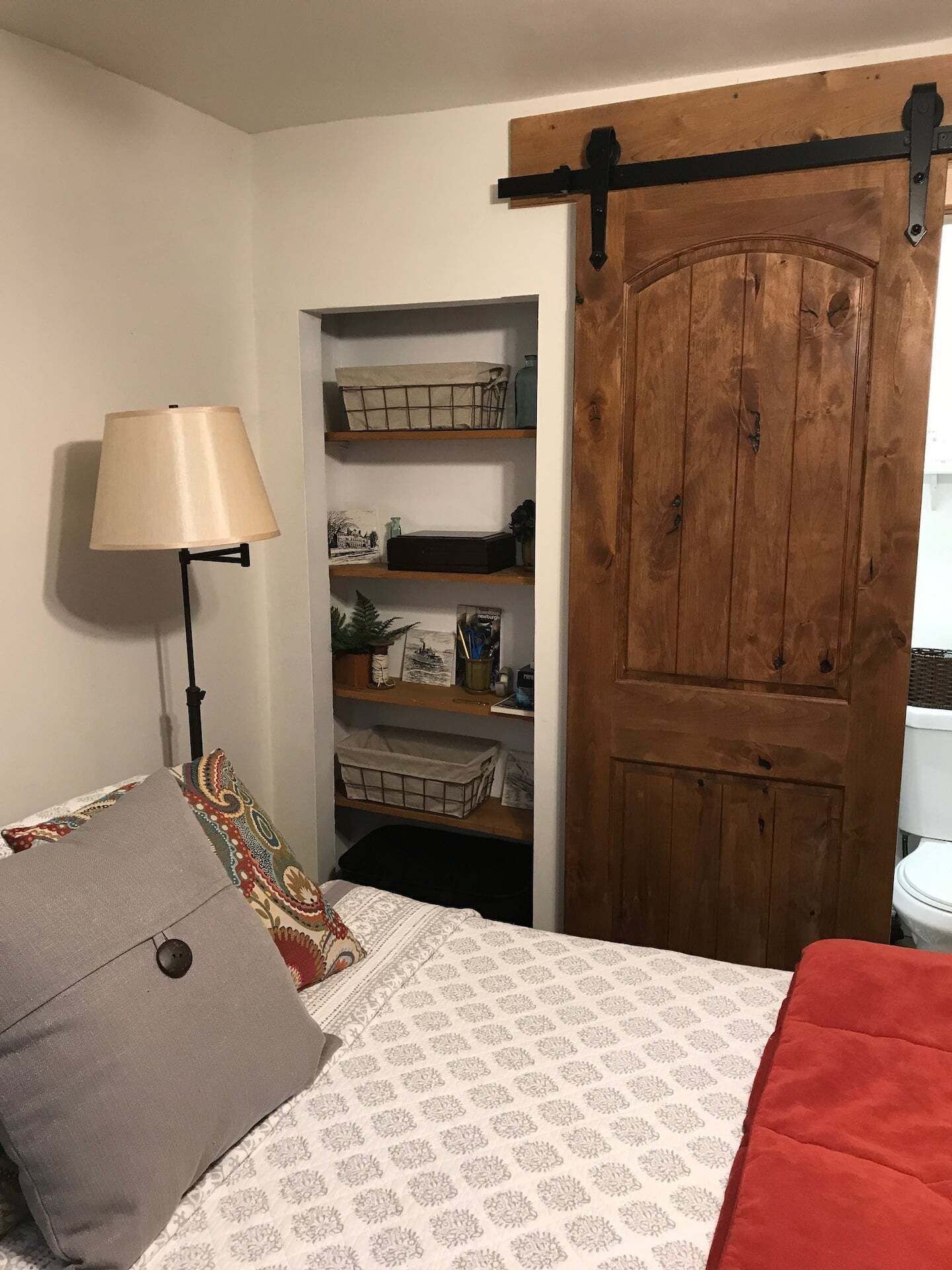 1 chambre, fer et planche à repasser, Wi-Fi gratuit, draps fournis