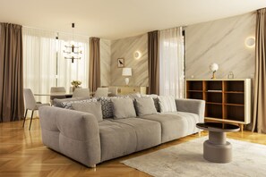 Executive Rooftop & Jacuzzi Apartment | Opholdsområde