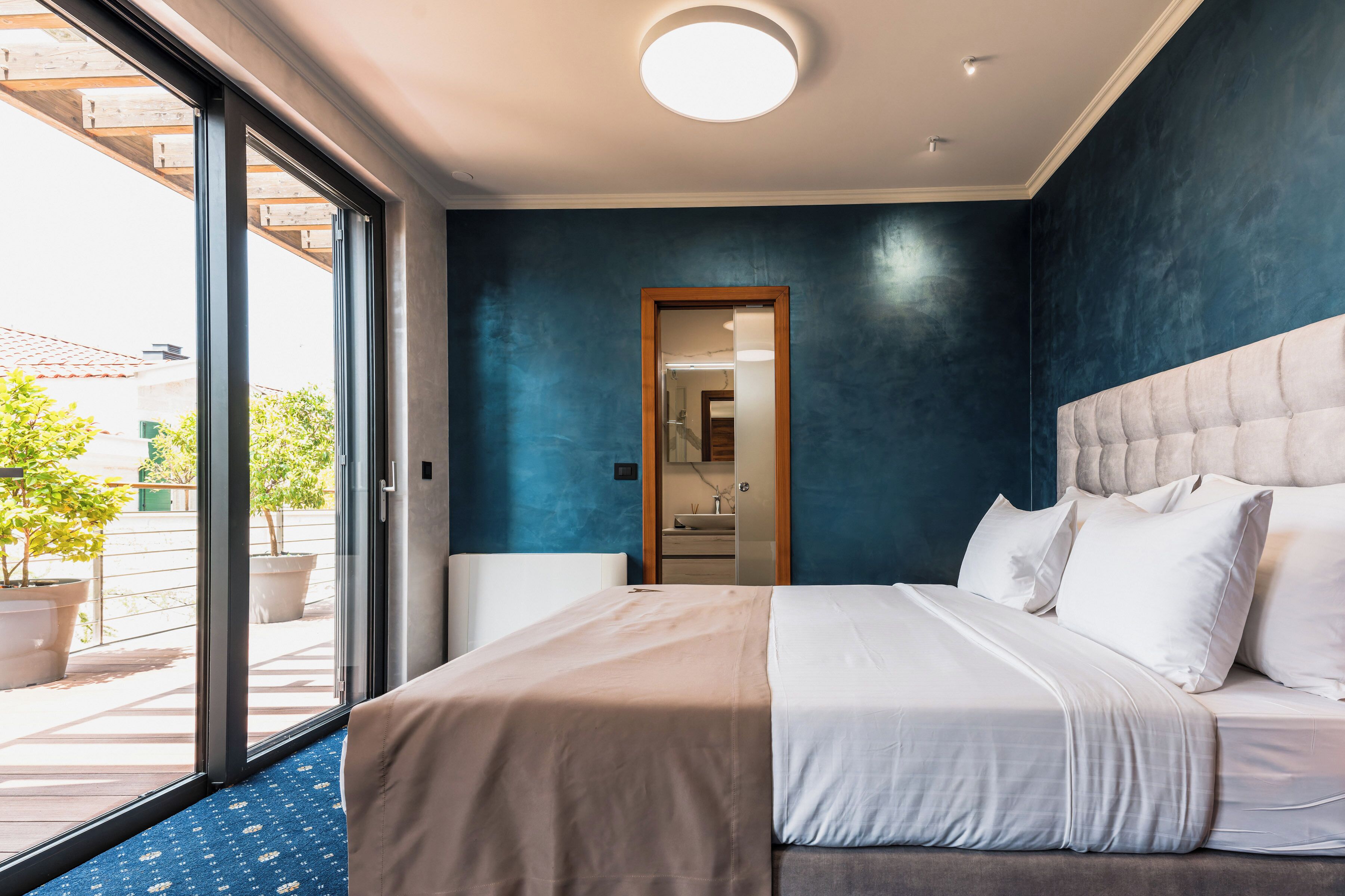 ลักซ์ชัวรี่อพาร์ทเมนท์, วิวทะเล | ตู้นิรภัยในห้องพัก, ผ้าม่านกันแสง, ห้องเก็บเสียง, เตารีด/โต๊ะรีดผ้า