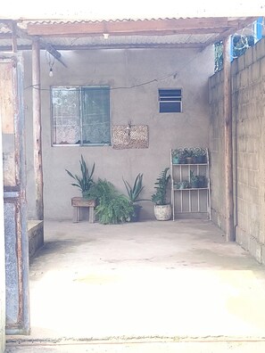 Property grounds - Rustic Little House (Distrito Praia Formosa, Aracruz)