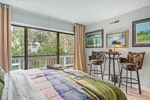 2 bedrooms, travel cot, free WiFi, bed sheets