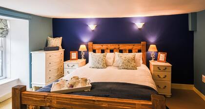 2 bedroom accommodation in Llwyngwril, near Barmouth