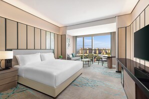 1 Super King Premium | Premium bedding, down comforters, in-room safe, desk