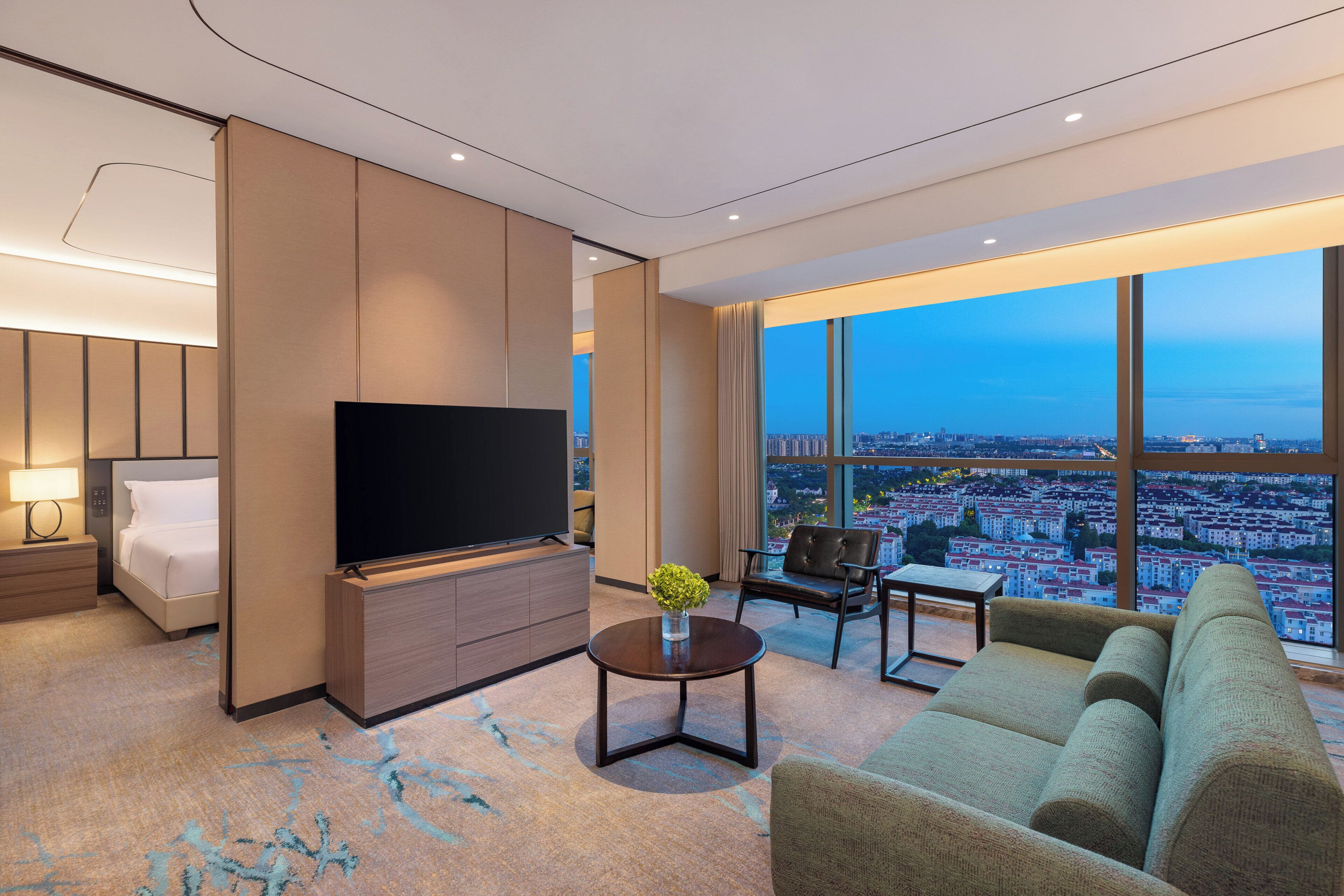 Suite, 1 cama de matrimonio grande | Ropa de cama de alta calidad, edredones de plumas, caja fuerte