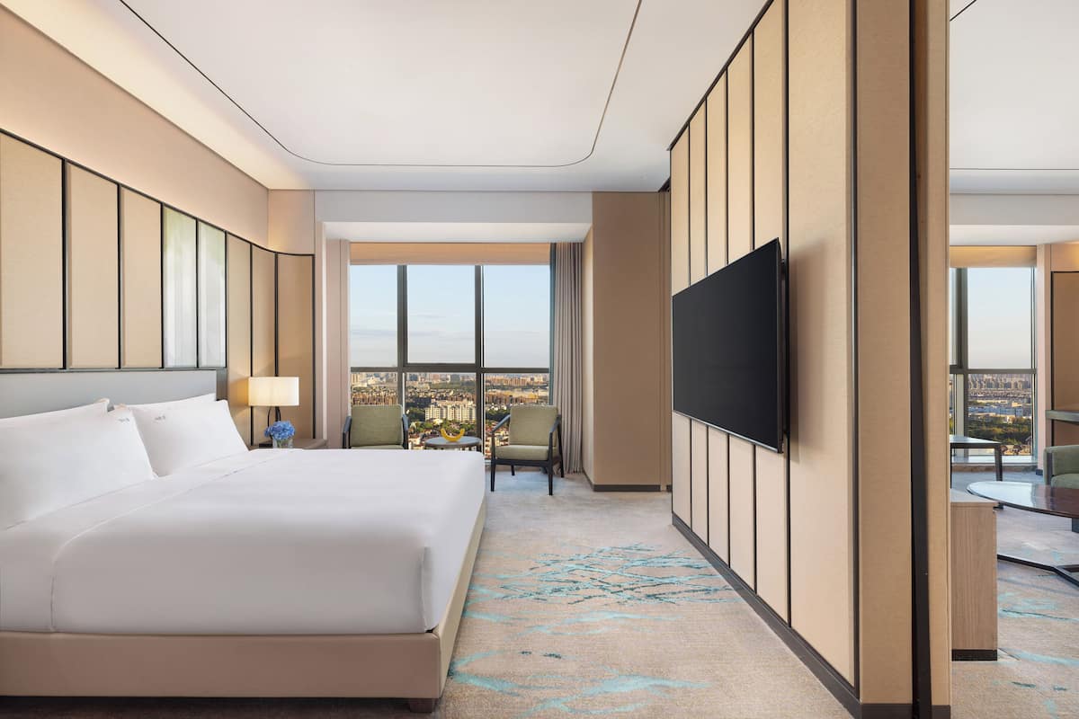 Suite, Multiple Beds