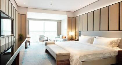 Holiday Inn Shanghai Minhang Center by IHG