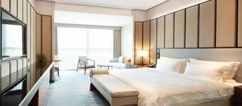 Holiday Inn Shanghai Minhang Center by IHG