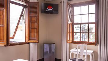 Deluxe Room, 1 Double Bed | WiFi (free), bed sheets
