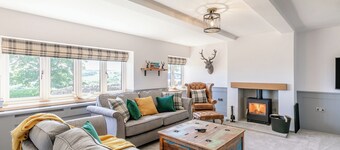 3 bedroom accommodation in Barlow, near Chesterfield