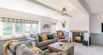 3 bedroom accommodation in Barlow, near Chesterfield