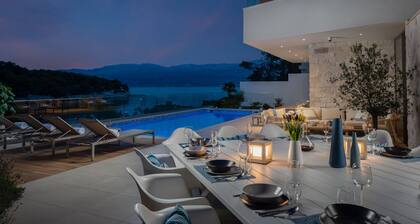 Strandvilla Charisma mit Pool