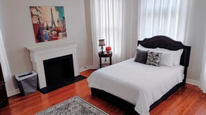 3 chambres, matelas mémoire de forme, bureau, fer et planche à repasser