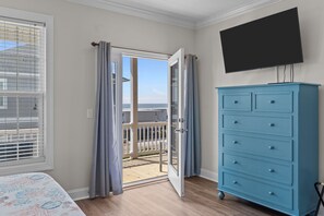 8 عدّة غرف نوم ومكواة/لوح كي وسرير سفر وواي فاي مجانًا