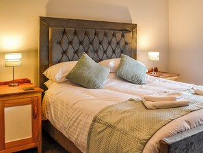 4 bedrooms, free WiFi, bed sheets