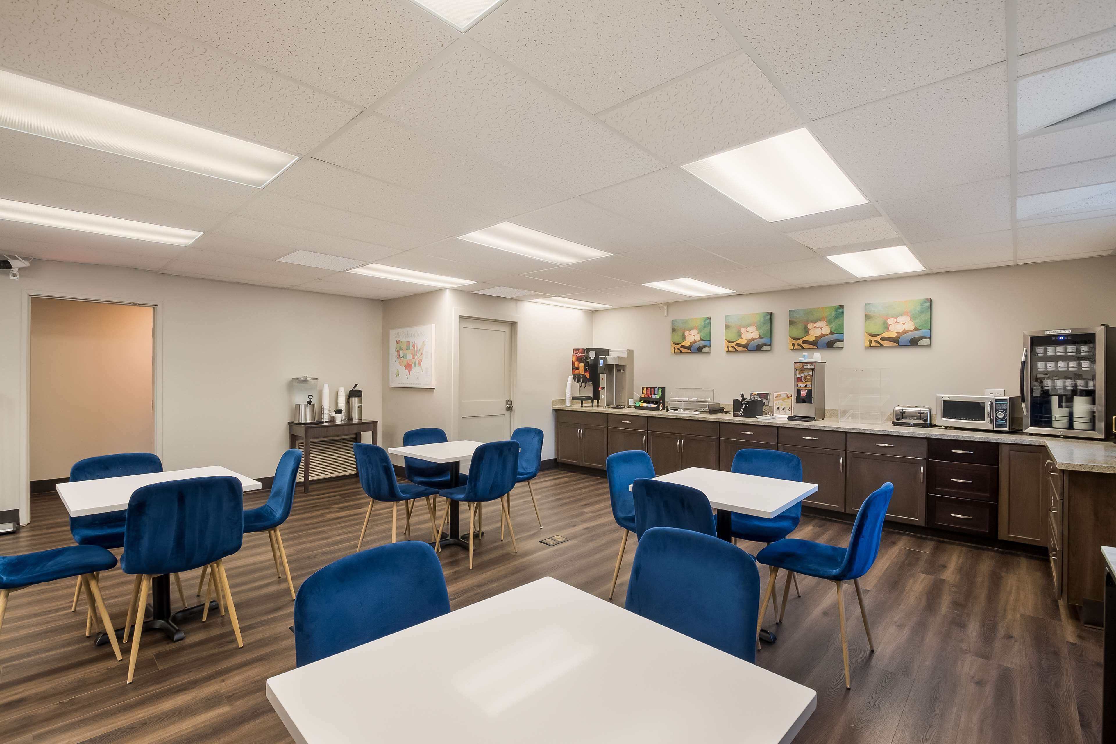 Free daily buffet breakfast