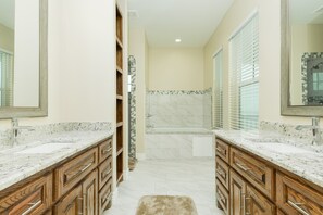 Towels - Private Beachfront home w/ HOT TUB, 2 Decks, Open Plan & Dune Walkover (Galveston)