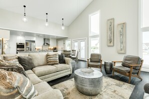 TV, DVD player - Private Canal Home w/ 2 Living Areas, Easy Bay Access & POOL (Galveston)