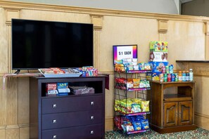 Gift shop - Super 8 by Wyndham Mcdonough GA (McDonough)